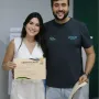 Entrega de certificado do curso Elite Educacional